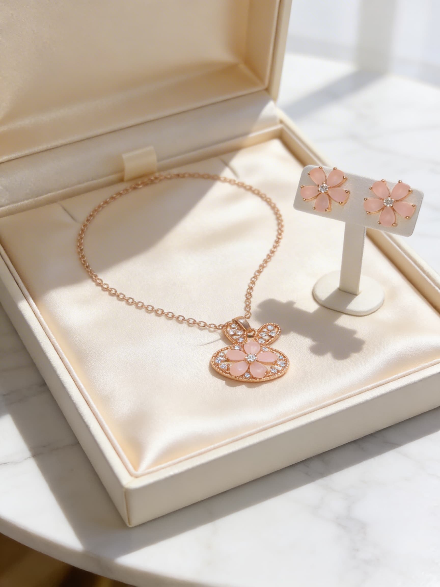 Honey Bunny Floral Set - View Details Honey Bunny Floral Set - Image 3