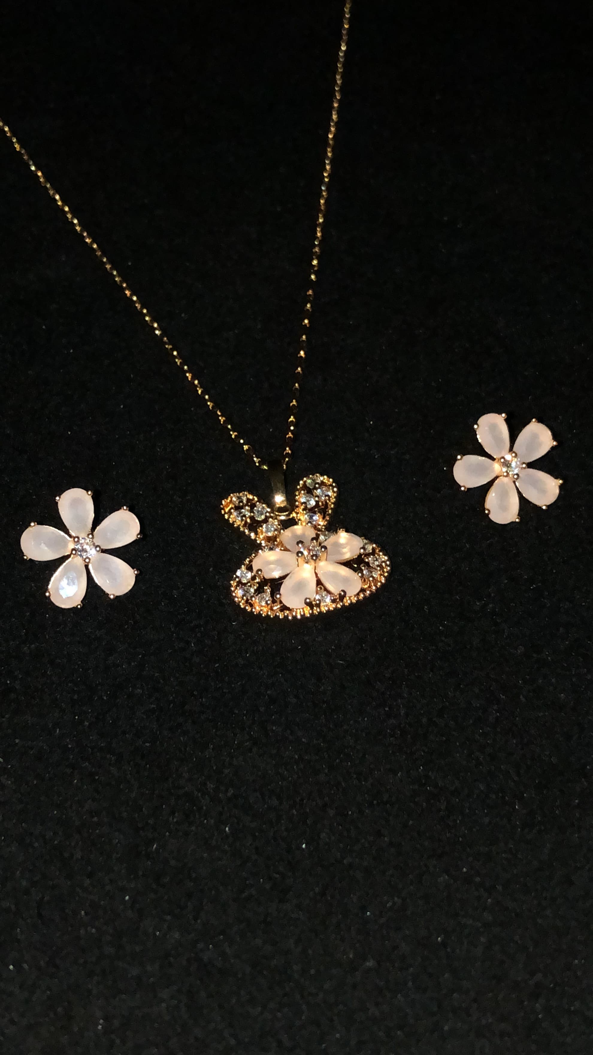 Honey Bunny Floral Set - View Details Honey Bunny Floral Set - Image 7