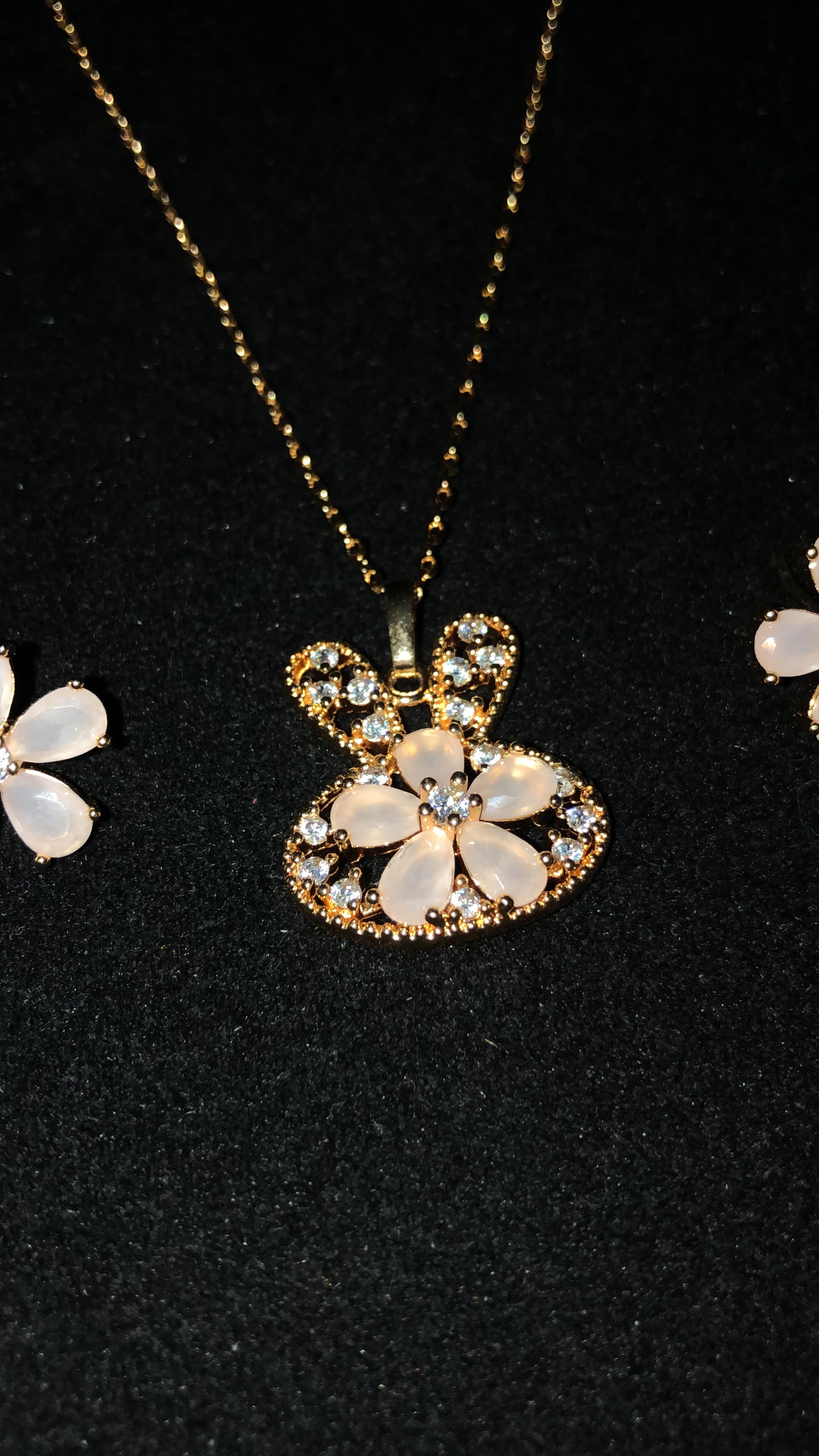 Honey Bunny Floral Set - View Details Honey Bunny Floral Set - Image 8