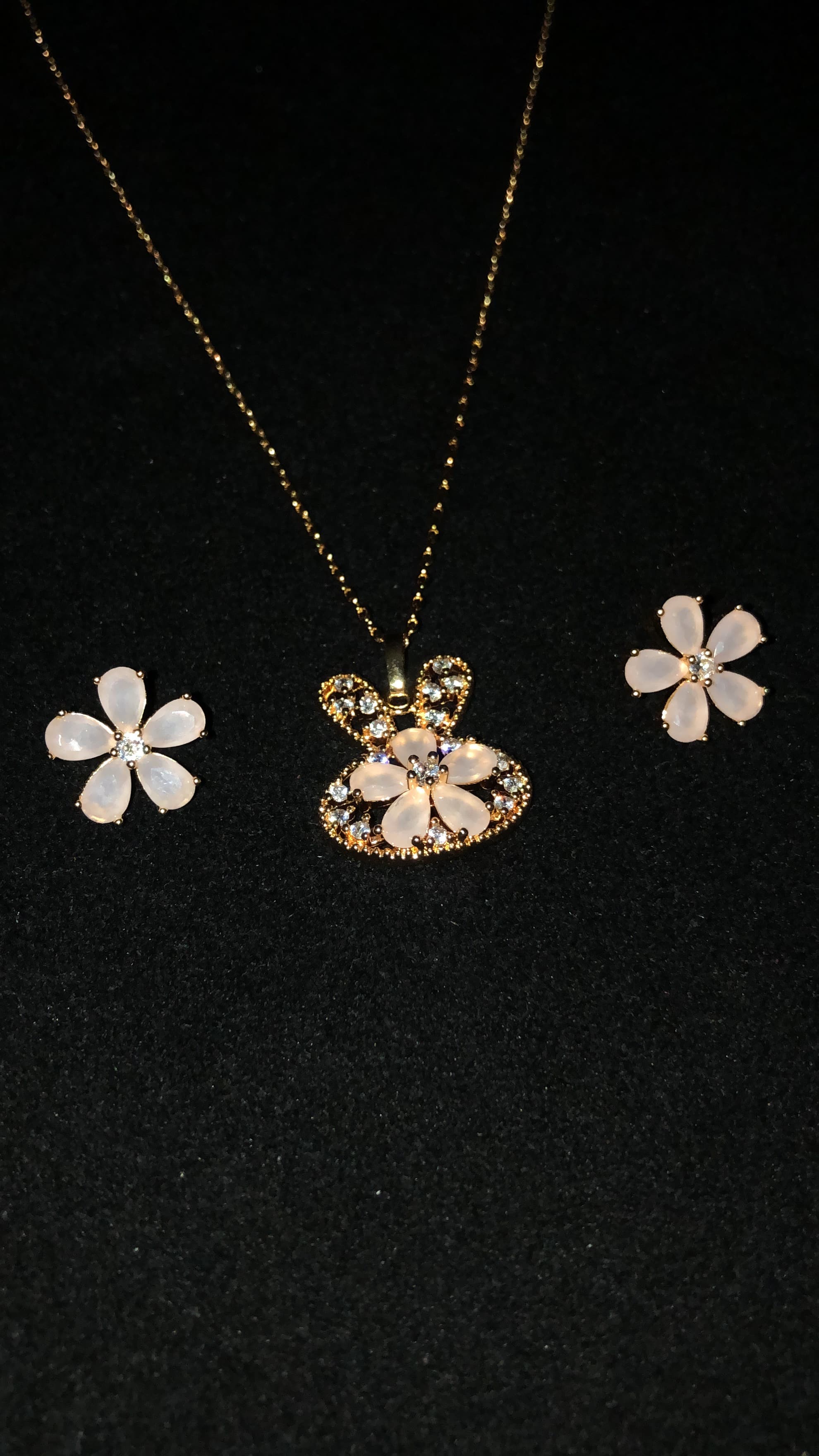 Honey Bunny Floral Set - View Details Honey Bunny Floral Set - Image 9